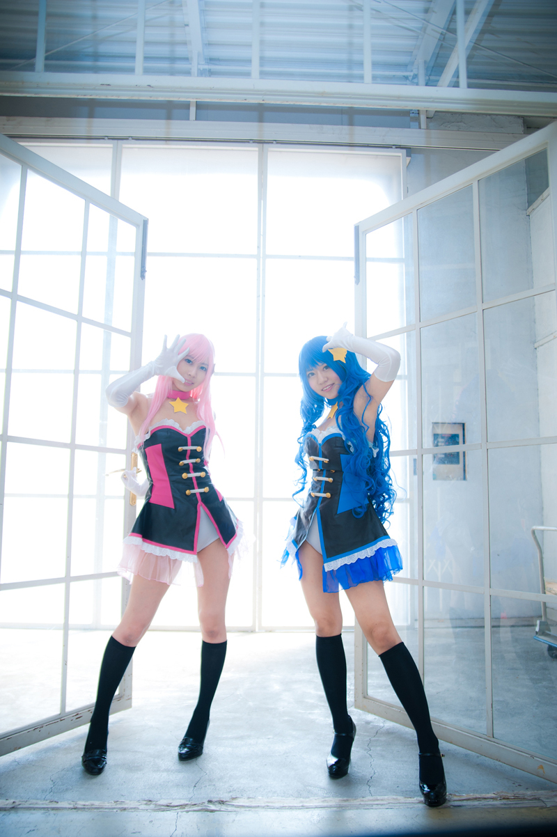 [Cosplay] 双姐妹性感cos制服写真